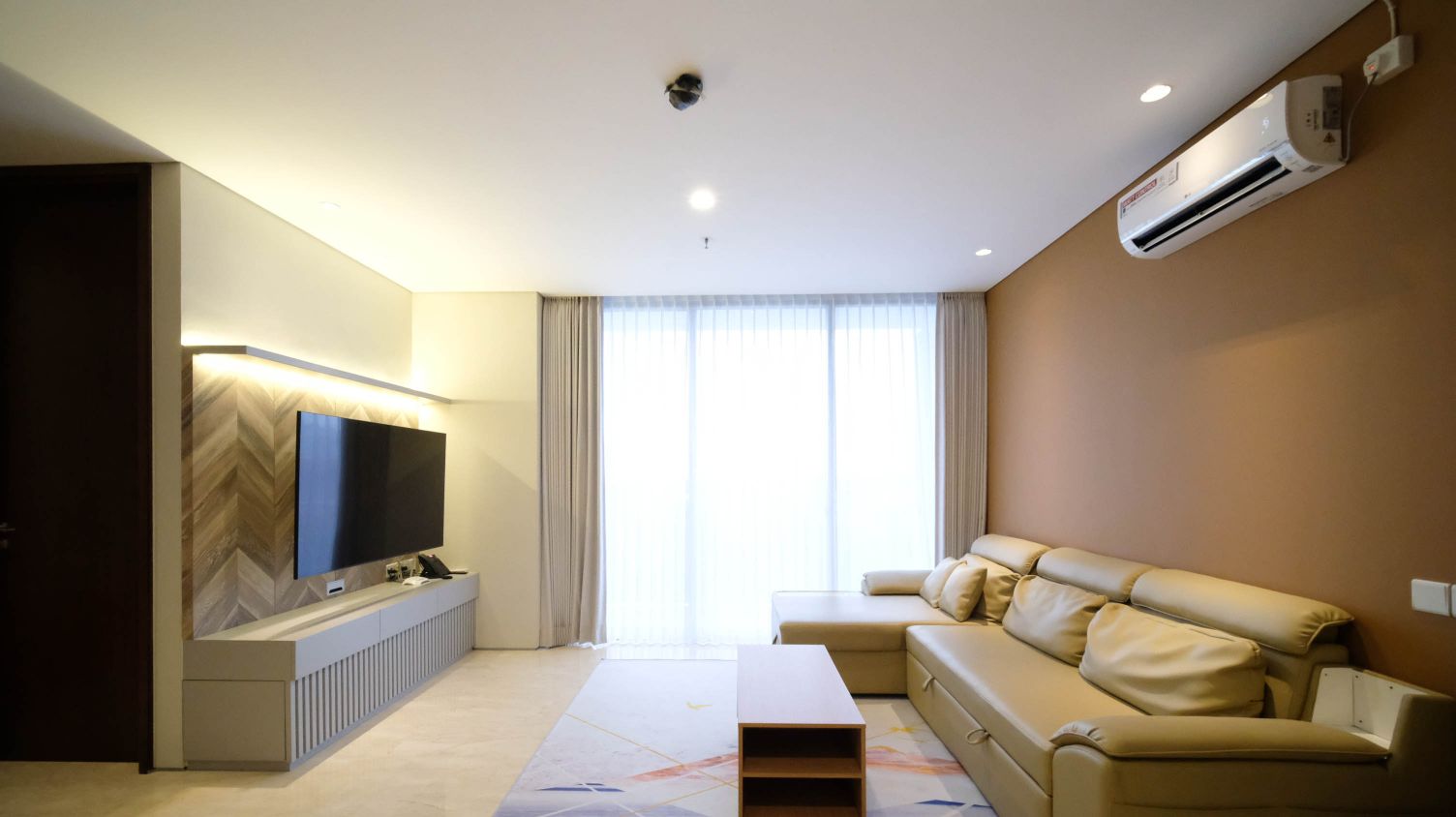 ล็อบบี้ Spacey and Chic 3BR at The Rosebay Apartment By Travelio