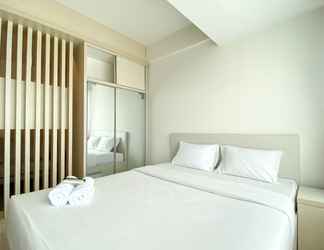 Kamar Tidur 2 Minimalist and Strategic Studio at Grand Kamala Lagoon Apartment By Travelio