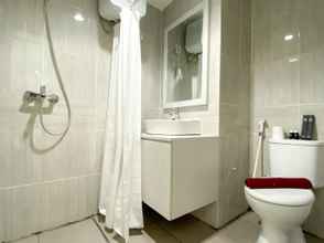 Phòng tắm bên trong 4 Minimalist Studio Apartment at Vasanta Innopark By Travelio