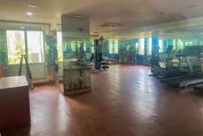 ห้องออกกำลังกาย Modern Design and Cozy Studio Apartment at Bassura City By Travelio