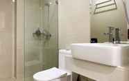 Toilet Kamar 6 Nice and Strategic 2BR Apartment at 16th Floor Daan Mogot City By Travelio