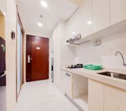 Common Space 2 Comfy and Fancy Studio at Sky House BSD Apartment By Travelio