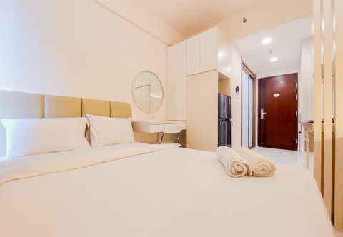 Bedroom Comfy and Fancy Studio at Sky House BSD Apartment By Travelio