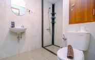 Toilet Kamar 4 Best Deal 1BR Apartment at Grand Kamala Lagoon By Travelio