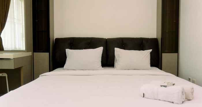 Kamar Tidur Comfort 2BR Apartment at Semanggi By Travelio