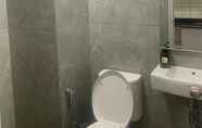 Toilet Kamar 6 HZL I at Sayana Apartments