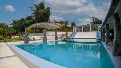 Swimming Pool 4 Puri Senyiur Hotel 