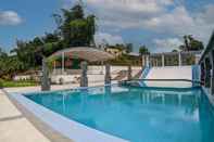 Swimming Pool Puri Senyiur Hotel 