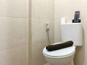 Toilet Kamar 4 Cozy Studio Apartment at Osaka Riverview PIK 2 By Travelio