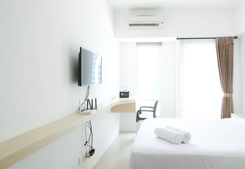 Bedroom Good Studio Apartment Connected to Mall at Orchard Supermall Mansion By Travelio