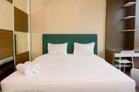 Kamar Tidur Homey and Minimalist Studio Room Apartment at GP Plaza By Travelio