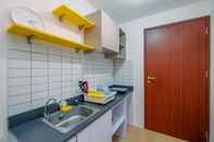 Common Space Warm and Comfort Studio Room Apartment at Sayana Bekasi By Travelio