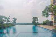 Swimming Pool Warm and Comfort Studio Room Apartment at Sayana Bekasi By Travelio