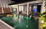 Kolam Renang 2 LeRoca Villa