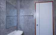 In-room Bathroom 5 Huan Raya 2