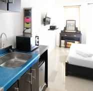 Common Space 2 Comfy and Modern Studio (No Kitchen) Apartment at Orchard Supermall Mansion By Travelio