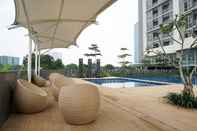 Kolam Renang Modern and Comfort Stay 2BR Apartment at Ciputra International By Travelio