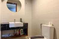 In-room Bathroom Modern and Comfort Design Studio Room Apartment at West Vista By Travelio