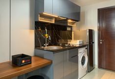 Common Space 2 Modern and Comfort Design Studio Room Apartment at West Vista By Travelio