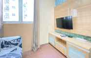 Ruang Umum 3 Modest 2BR at Suites @Metro Apartment By Travelio