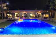 Kolam Renang S Club & Hotel