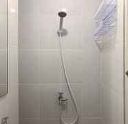 In-room Bathroom 3 Cozy and Warm Studio Apartment at Tokyo Riverside PIK 2 By Travelio