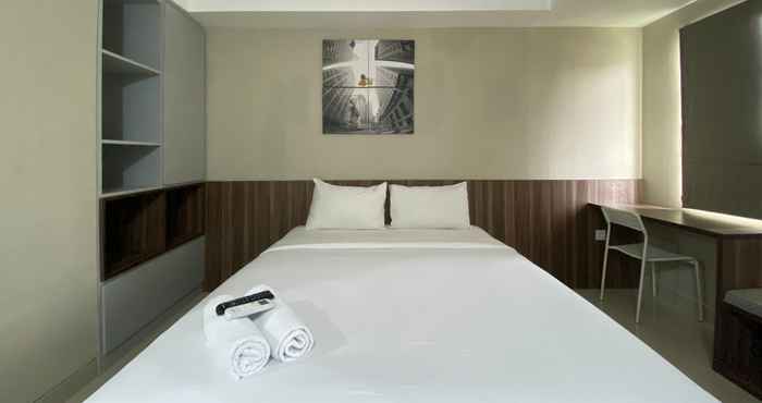 Bedroom Fancy Studio at Gateway Park LRT City Bekasi Apartment By Travelio