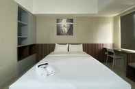 Bedroom Fancy Studio at Gateway Park LRT City Bekasi Apartment By Travelio