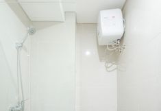 In-room Bathroom 5 Nice and Comfort 2BR Apartment at Daan Mogot City By Travelio
