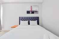 Bedroom Modern Look and Cozy Studio Apartment at Transpark Bintaro By Travelio