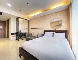 Bedroom 2 Warm and Cozy Studio Apartment at Dago Suites By Travelio