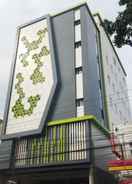 EXTERIOR_BUILDING W Three Style Hotel Makassar