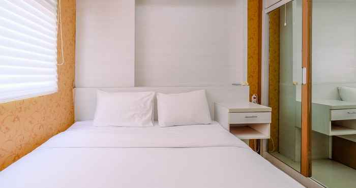 Bilik Tidur Nice and Elegant 2BR Apartment at Green Pramuka City By Travelio