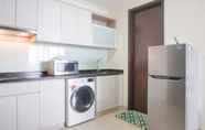 Ruang untuk Umum 5 Elegant and Comfy 2BR Apartment with Private Lift at Menteng Park By Travelio