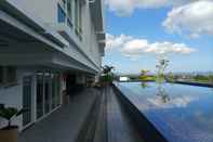 Swimming Pool Relaxing Studio Apartment at Mataram City By Travelio