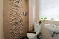 In-room Bathroom Good Deal Studio at Student Castle Yogyakarta Apartment By Travelio