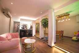 Language Exchange Hotel 3, USD 18.28