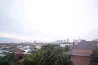 Nearby View and Attractions Homey 2BR with Extra Room Apartment at Taman Beverly By Travelio