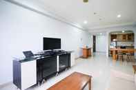 Ruang untuk Umum Homey 2BR with Extra Room Apartment at Taman Beverly By Travelio