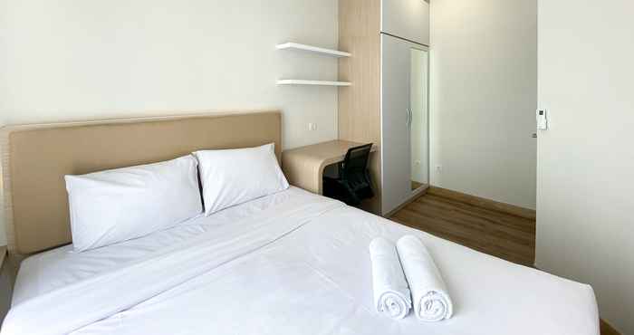 Bilik Tidur Nice and Comfort 1BR Apartment at Vasanta Innopark By Travelio