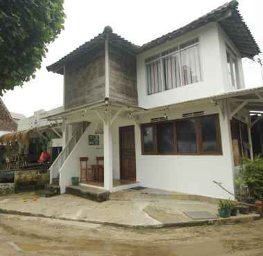 Lobi 2 Sundak Beach House 4
