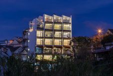 외관 Adela Hotel Dalat