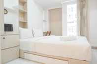 Bilik Tidur Tidy and Simply Look Studio at Tokyo Riverside PIK 2 Apartment By Travelio