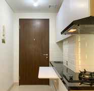 Lobi 5 Minimalist Studio Apartment at Transpark Cibubur By Travelio