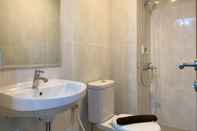 In-room Bathroom Simply and Homey 2BR at Serpong Garden Apartment By Travelio