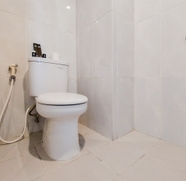 In-room Bathroom 3 Simply and Well Furnished Studio at Serpong Garden Apartment By Travelio