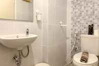 In-room Bathroom Nice Studio Room Apartment at Tokyo Riverside PIK 2 By Travelio