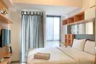 ห้องนอน Nice Studio Room Apartment at Tokyo Riverside PIK 2 By Travelio