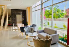 Lobby 3 UNY HOTEL WATES