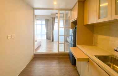 ล็อบบี้ 2 Simple and Cozy Big Studio Vasanta Innopark Apartment By Travelio